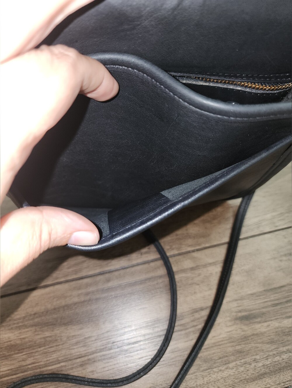 Vintage 90s 'Coach' Black Leather Lindsay Crossbody Bag - Picture 11 of 17
